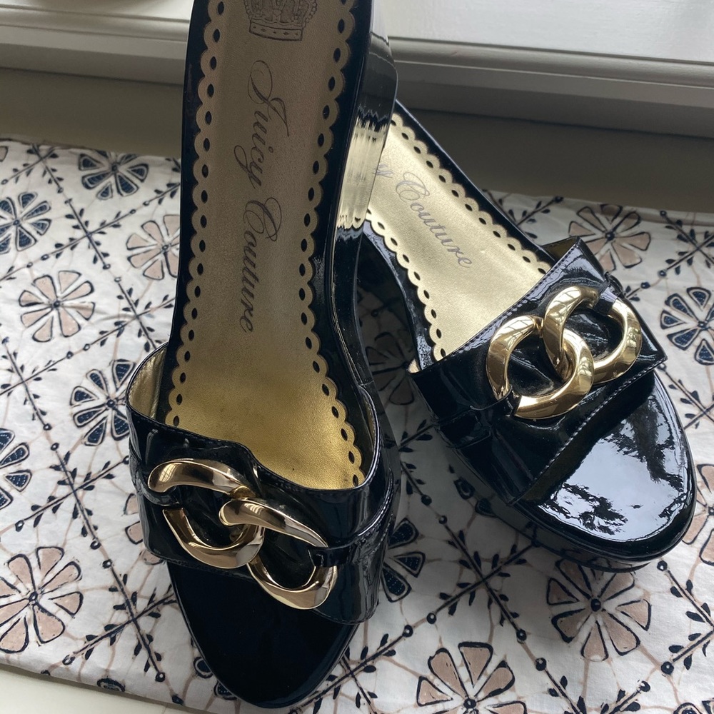 Juicy Couture peep toe wedges - Black